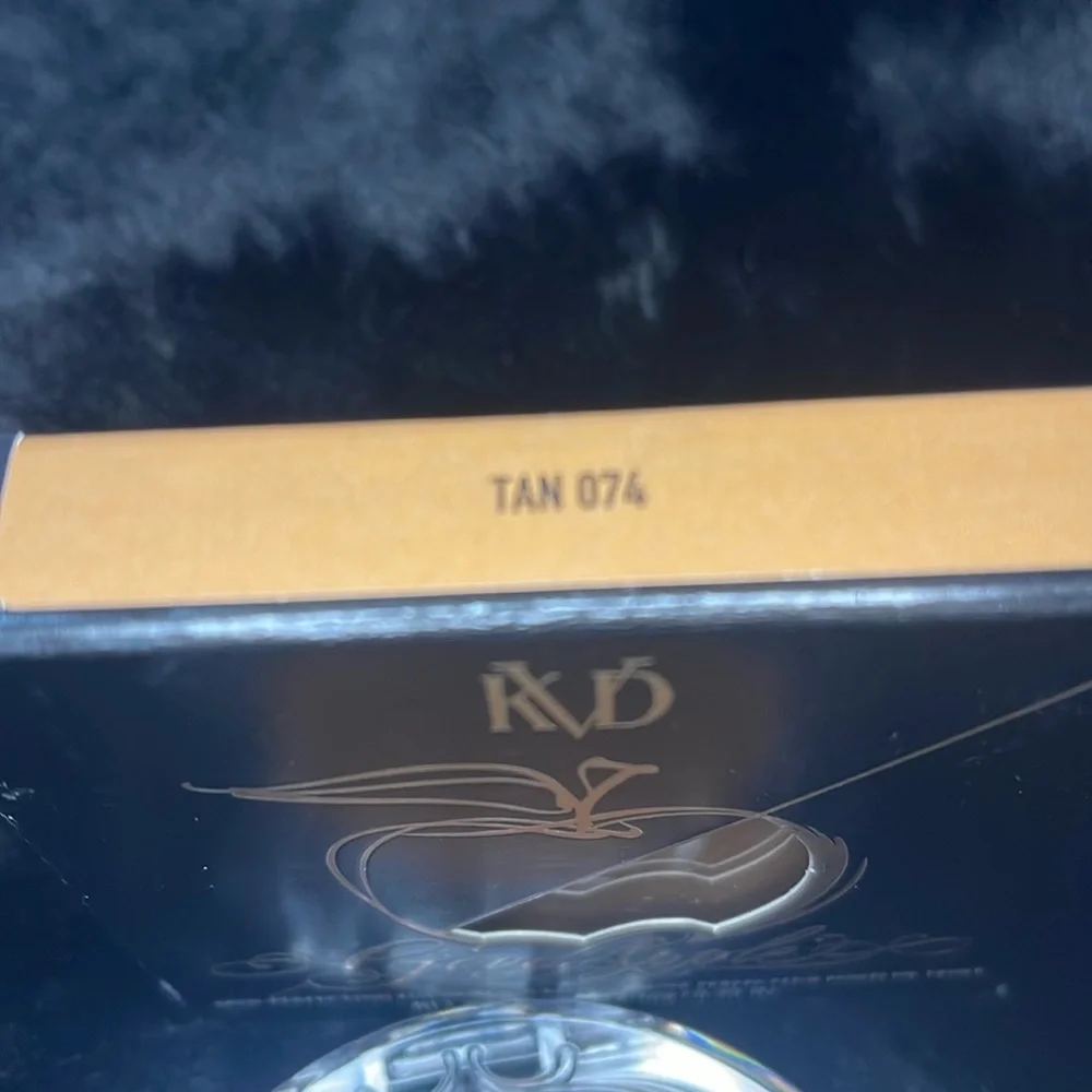 KVD Good Apple Tan 074 Skin-Perfecting Hydrating Foundation Balm